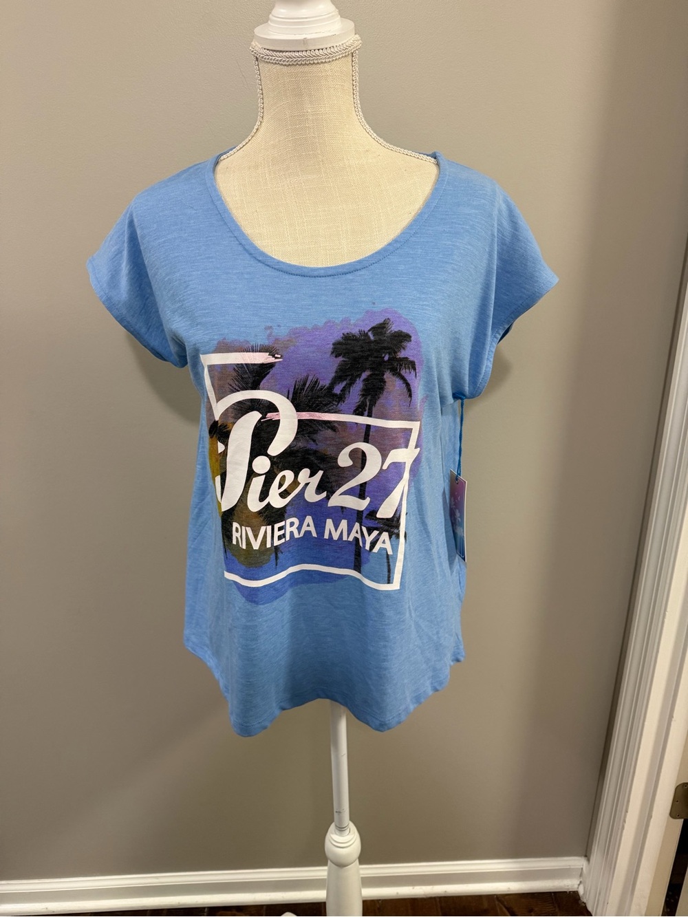 NWT Pier 27 Riviera Maya Blue Graphic Tee. Relaxed Fit. Size Large